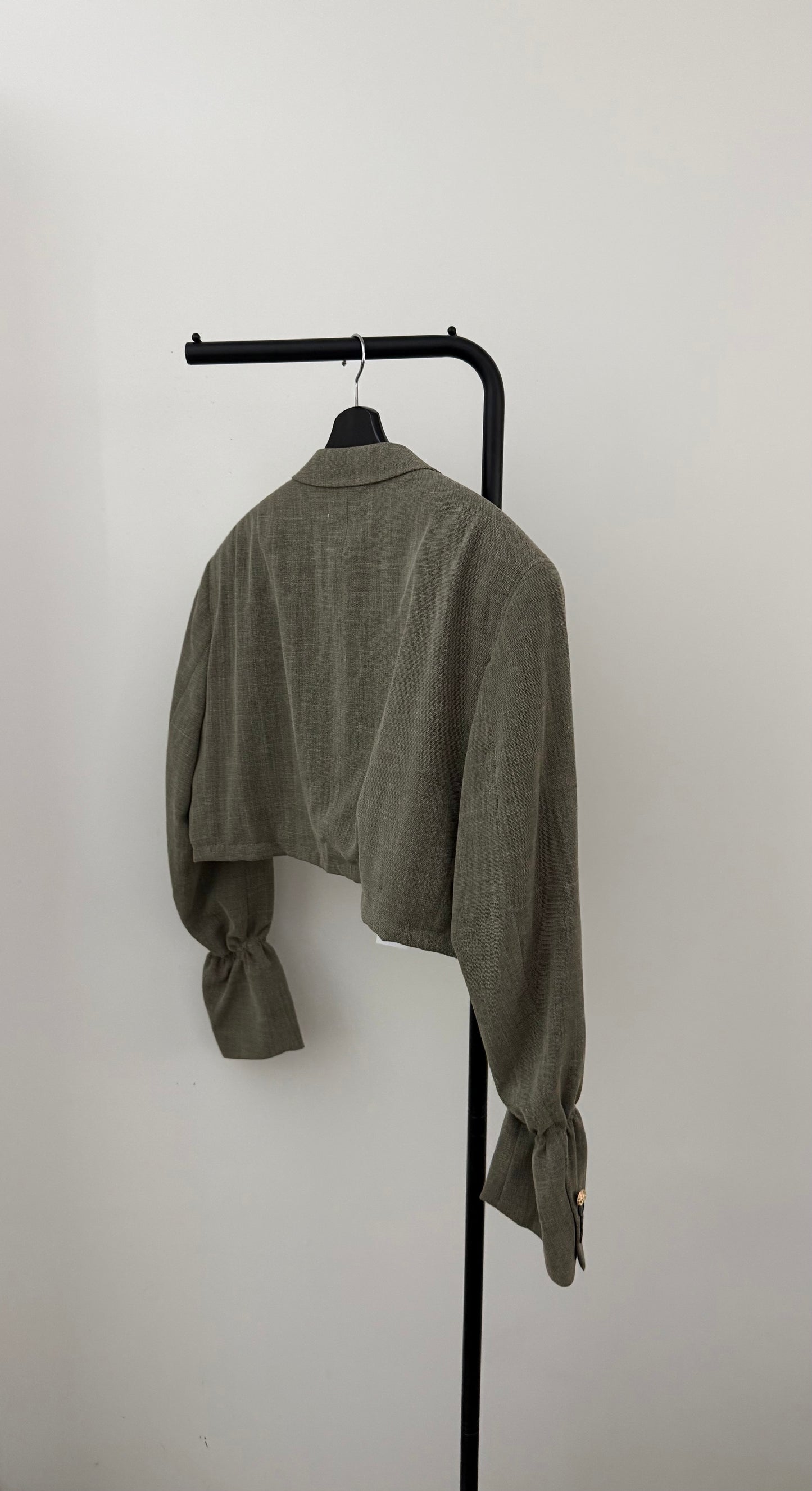 THE CROPPED 021