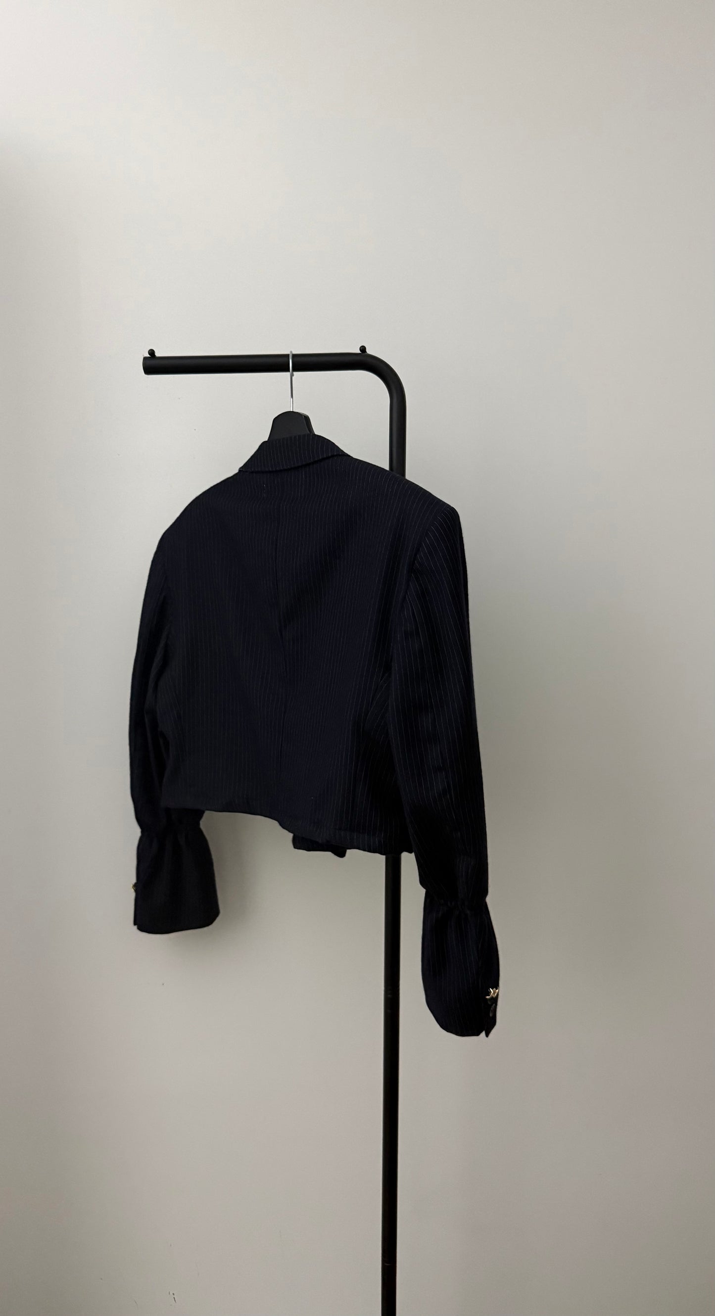 THE CROPPED 017