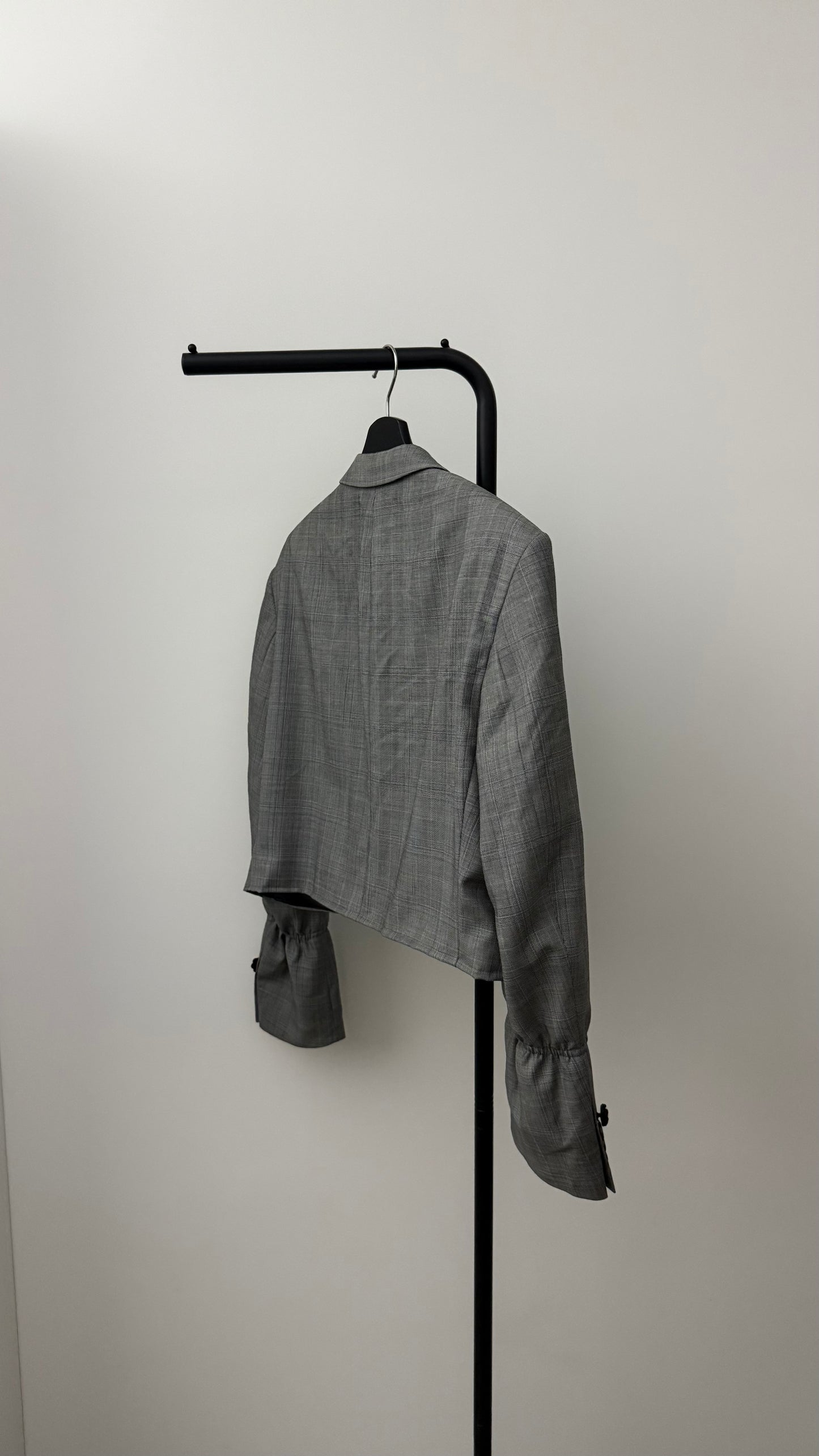 THE CROPPED 002