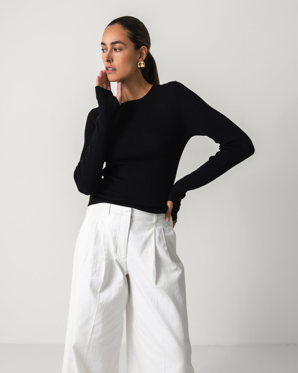 THE KNITTED JUMPER BLACK
