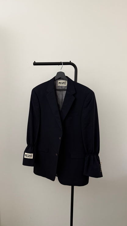 THE ESSENTIAL 1086