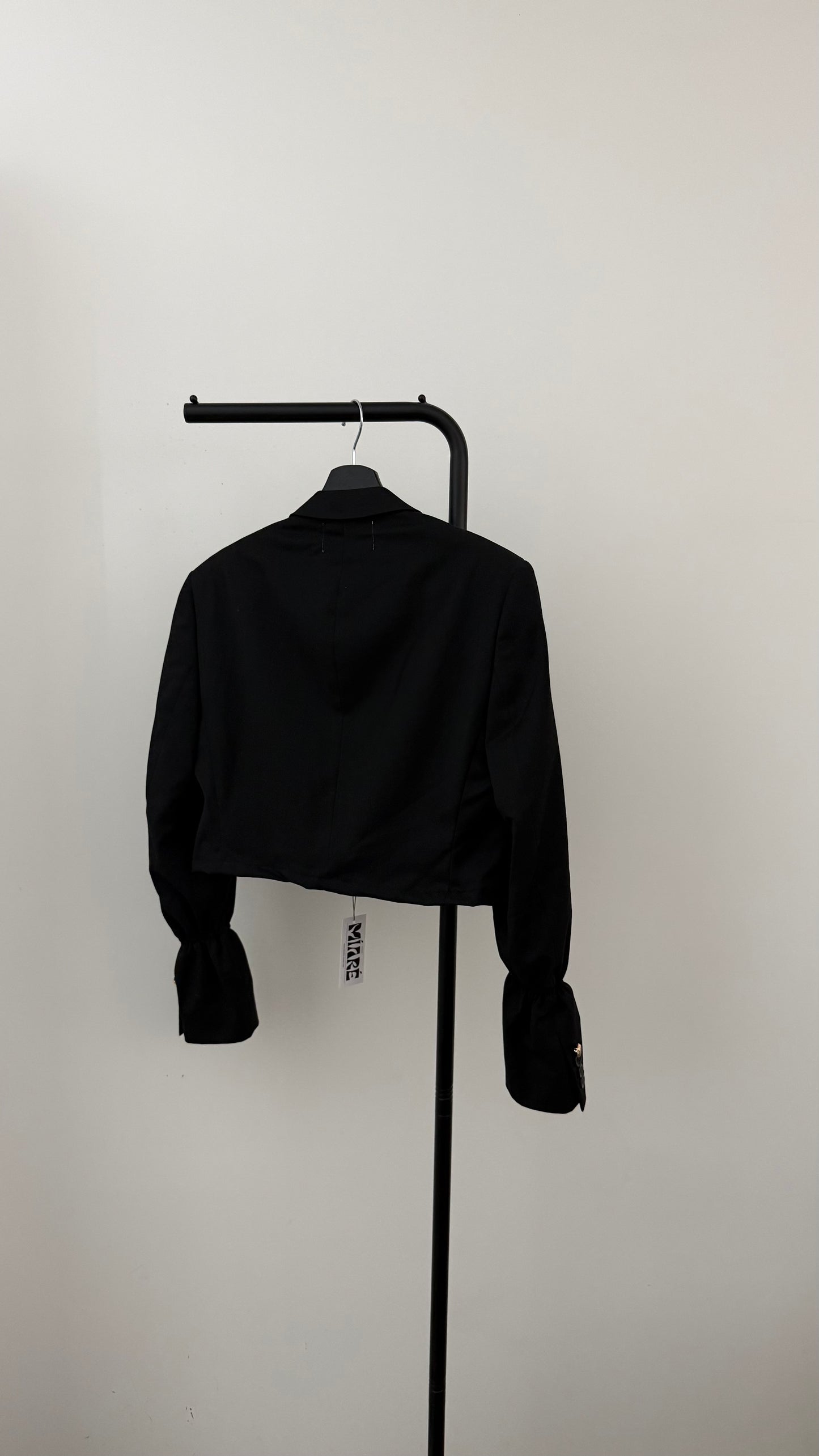 THE CROPPED 020