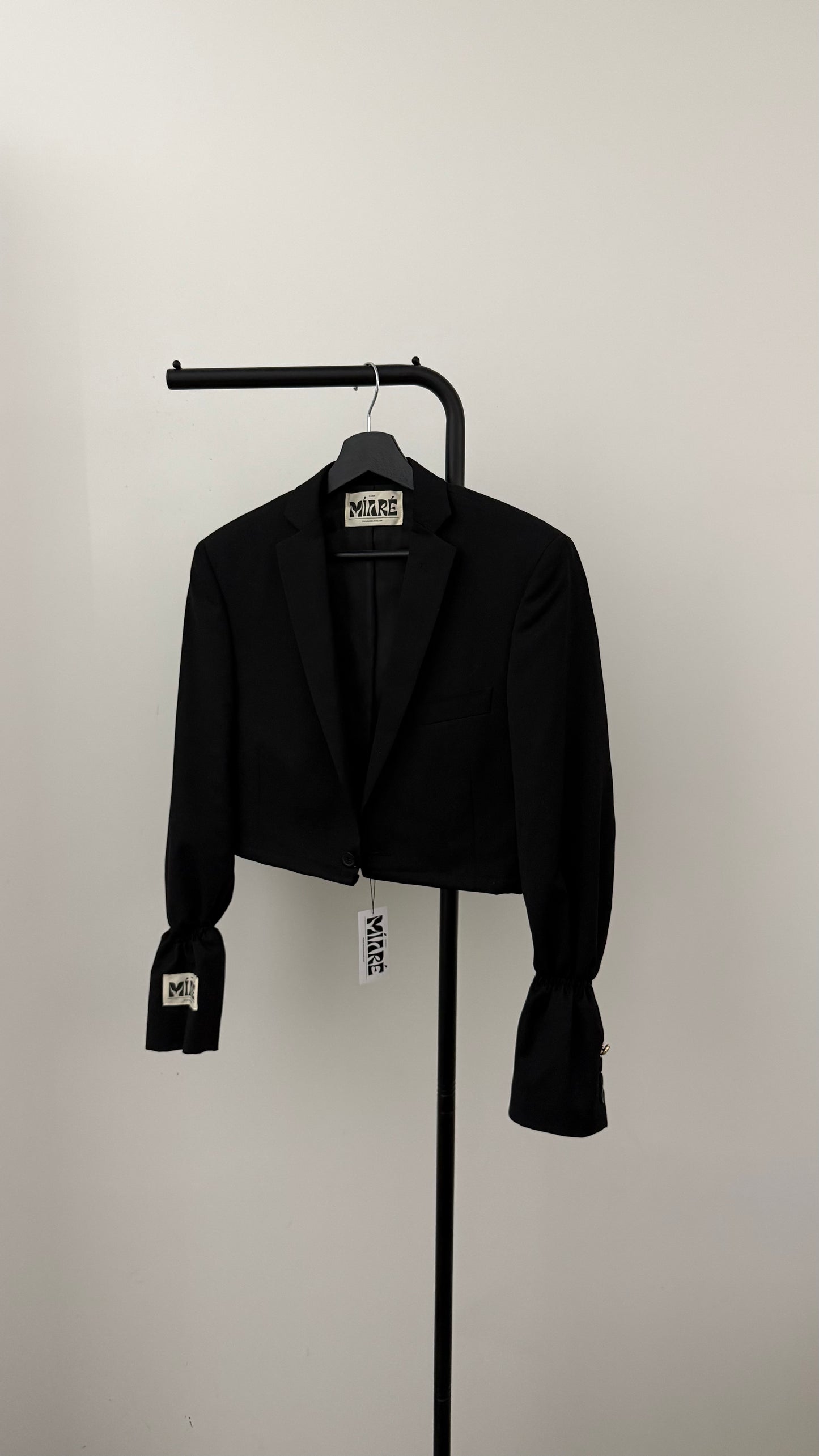 THE CROPPED 020