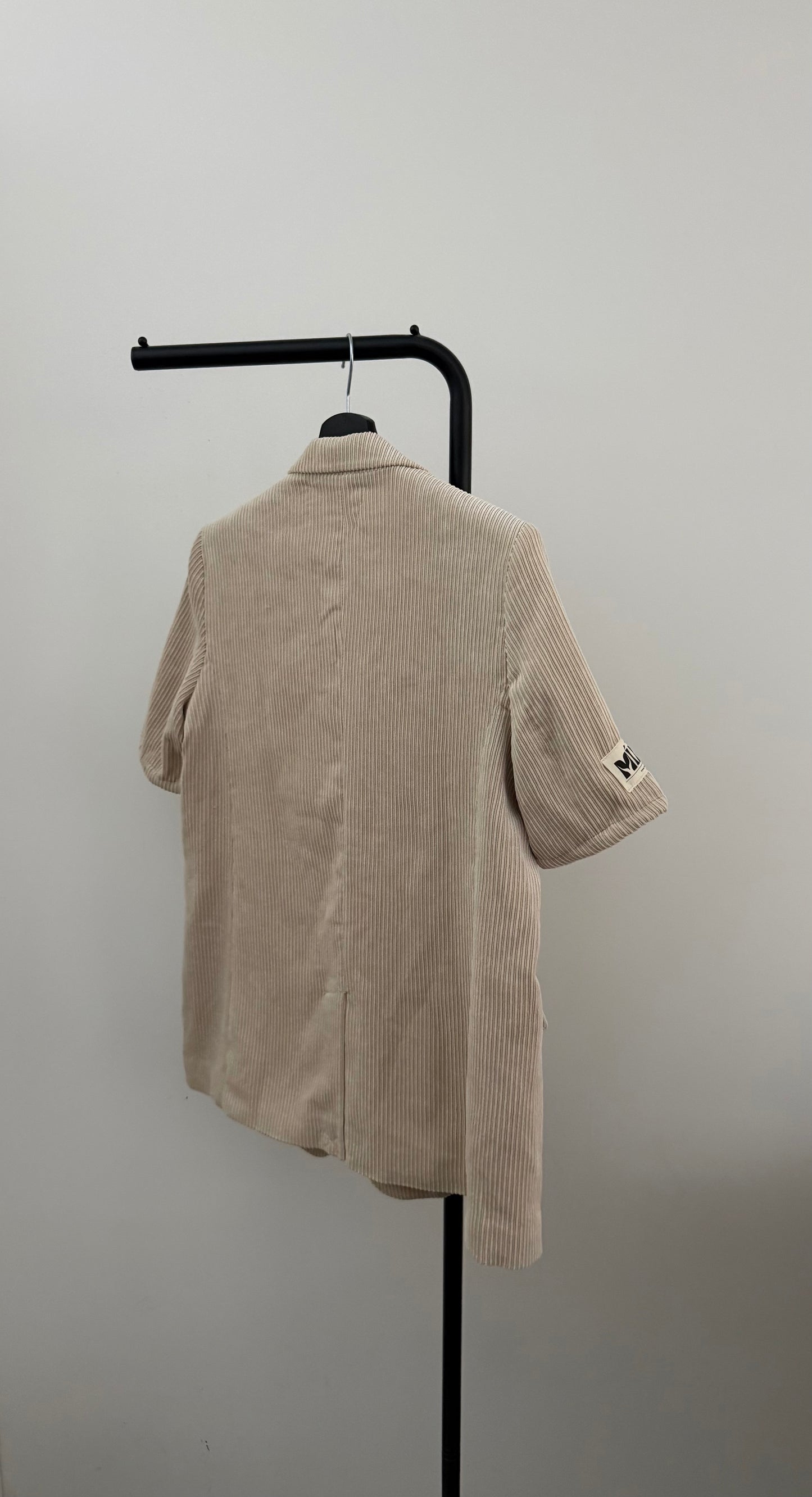 THE SHORT SLEEVE 040