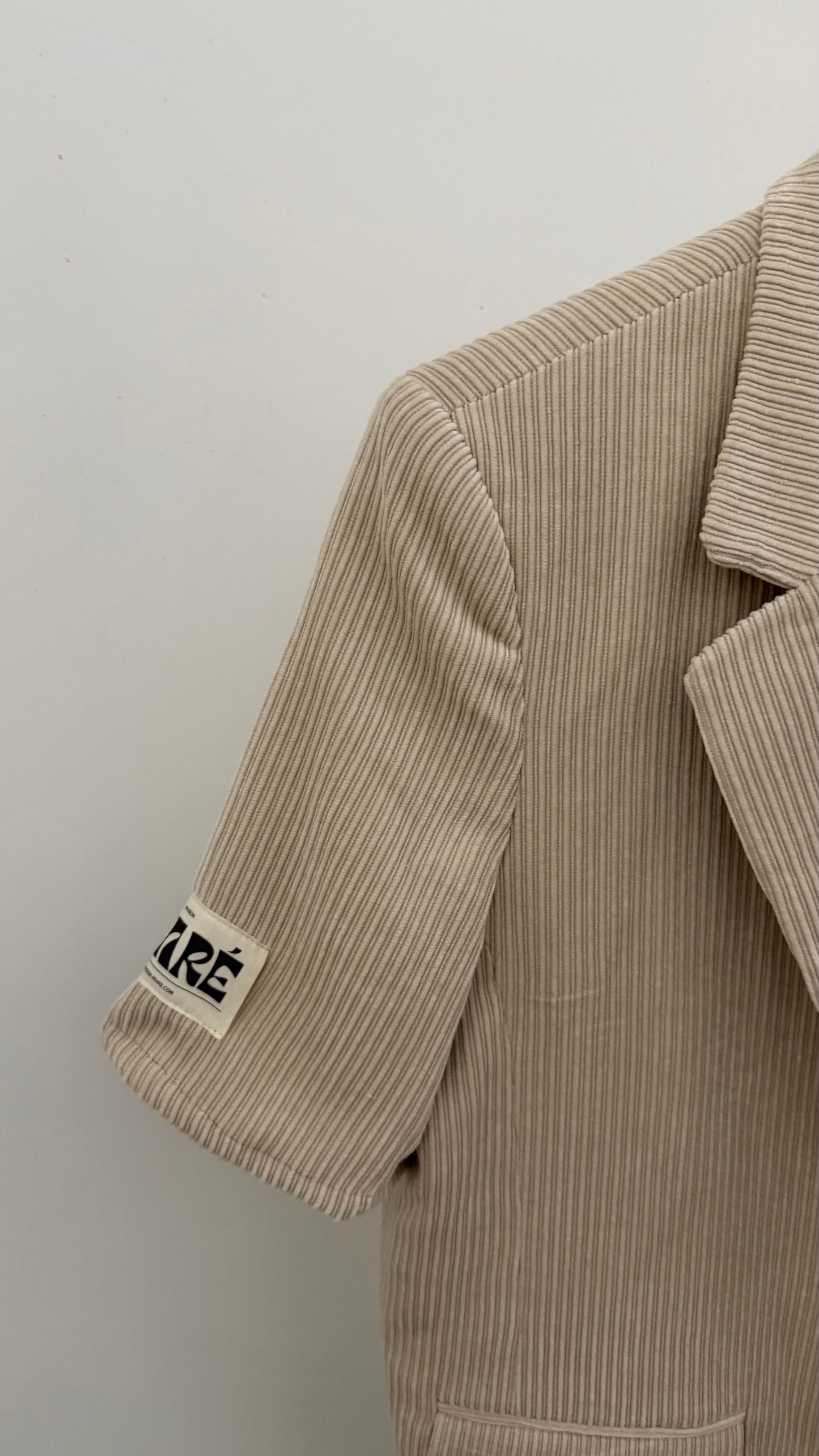 THE SHORT SLEEVE 040