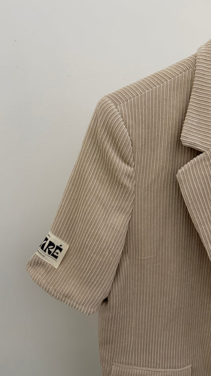 THE SHORT SLEEVE 040