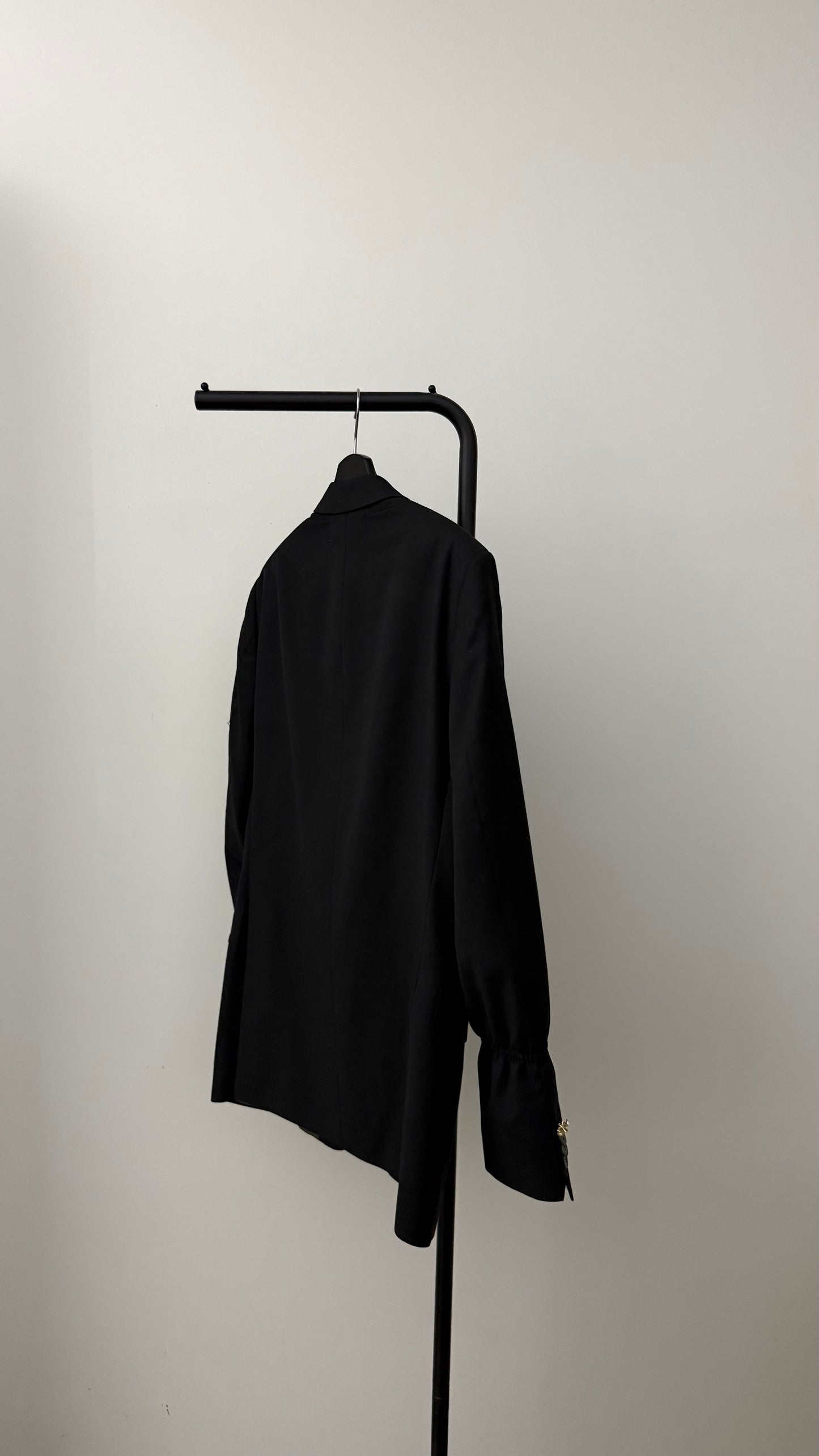 THE ESSENTIAL BLAZER 1001