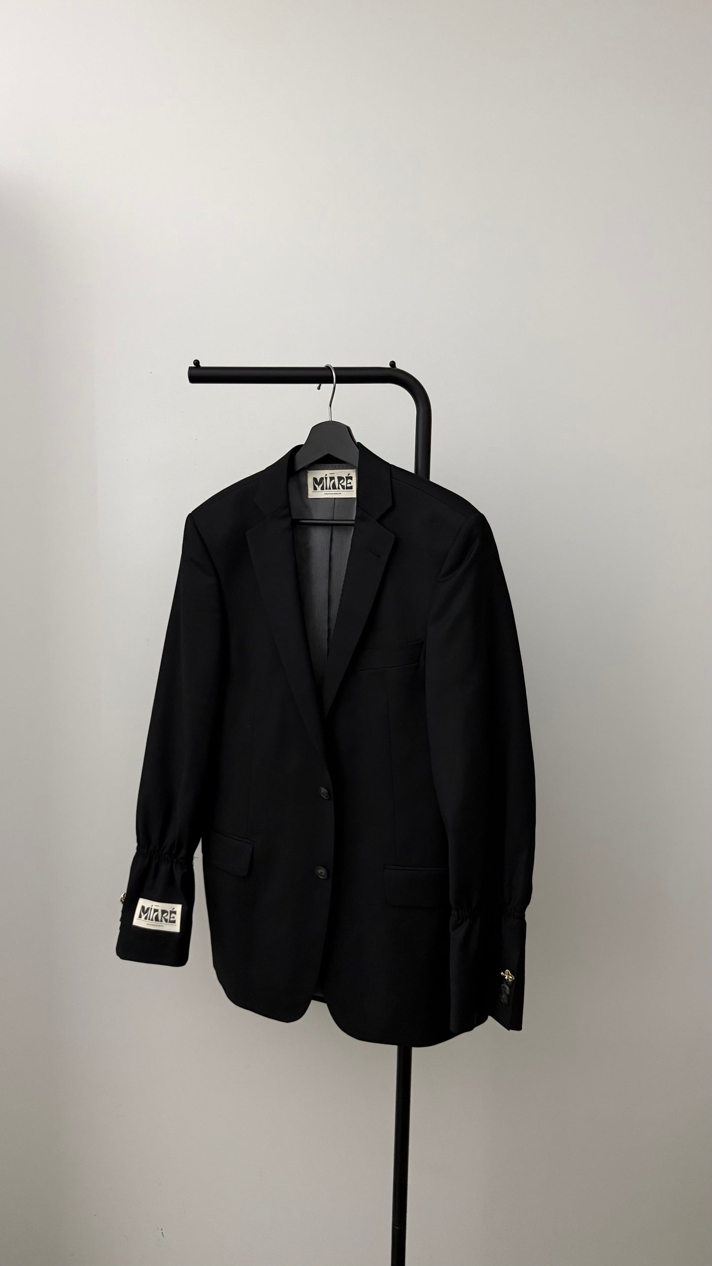 THE ESSENTIAL BLAZER 1001