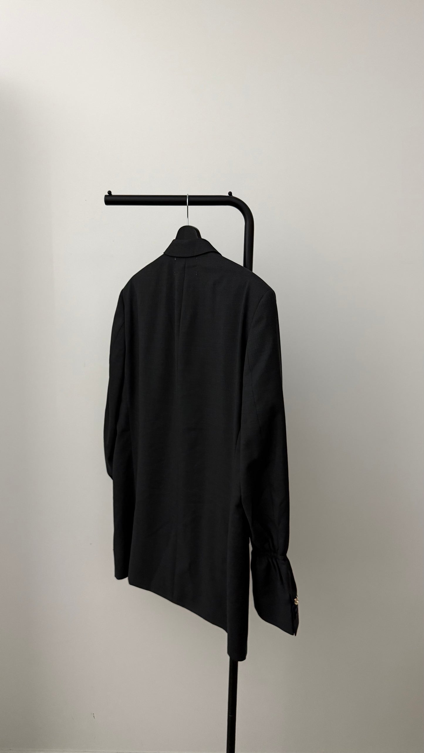 THE ESSENTIAL BLAZER 1002