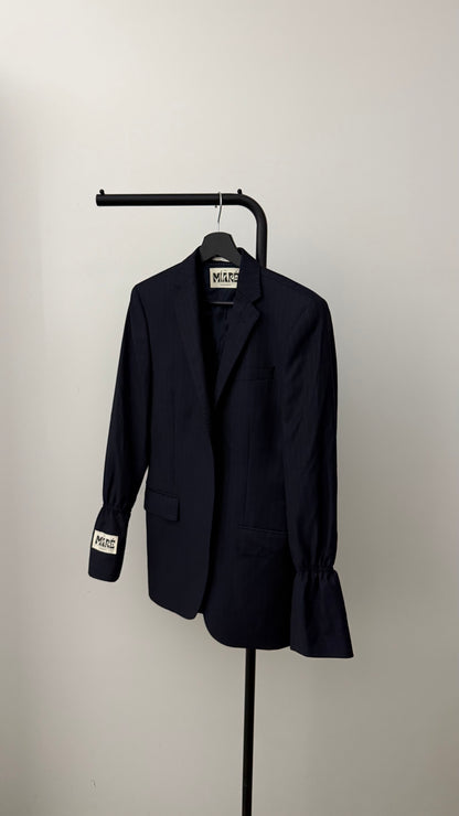 THE ESSENTIAL BLAZER 1003