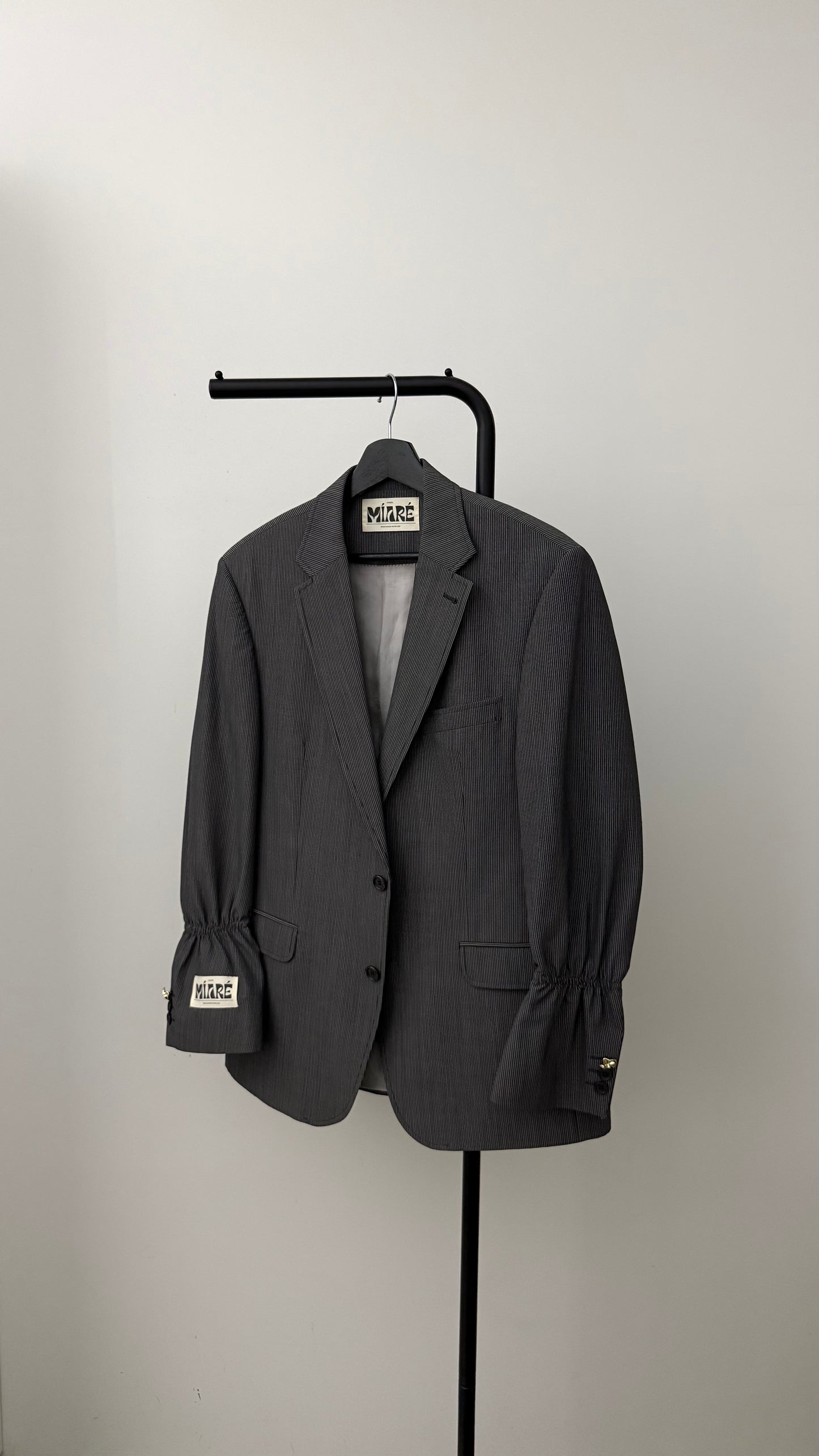 THE ESSENTIAL BLAZER 1004