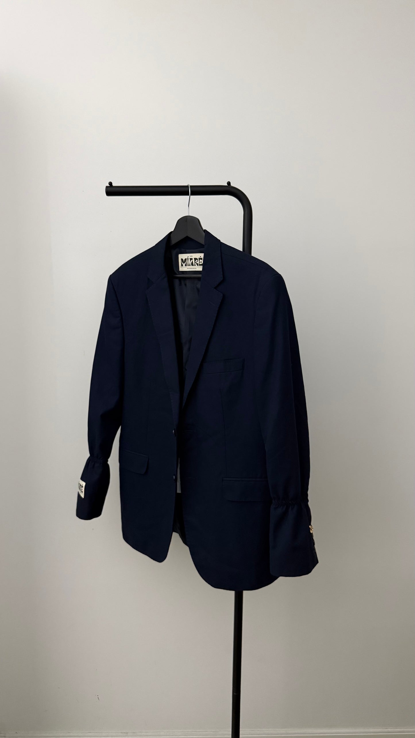 THE ESSENTIAL BLAZER 1005