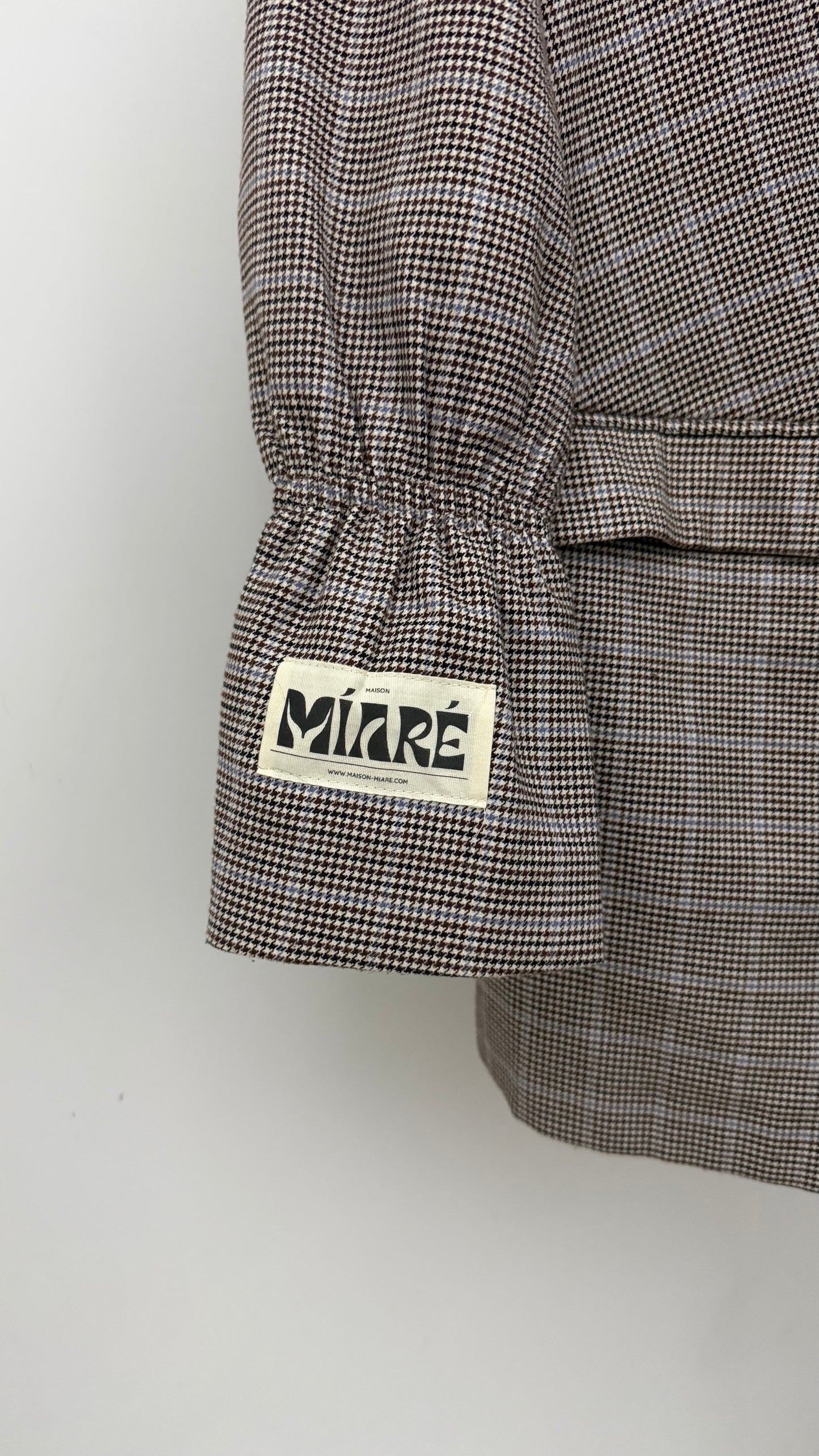 THE ESSENTIAL BLAZER 1006