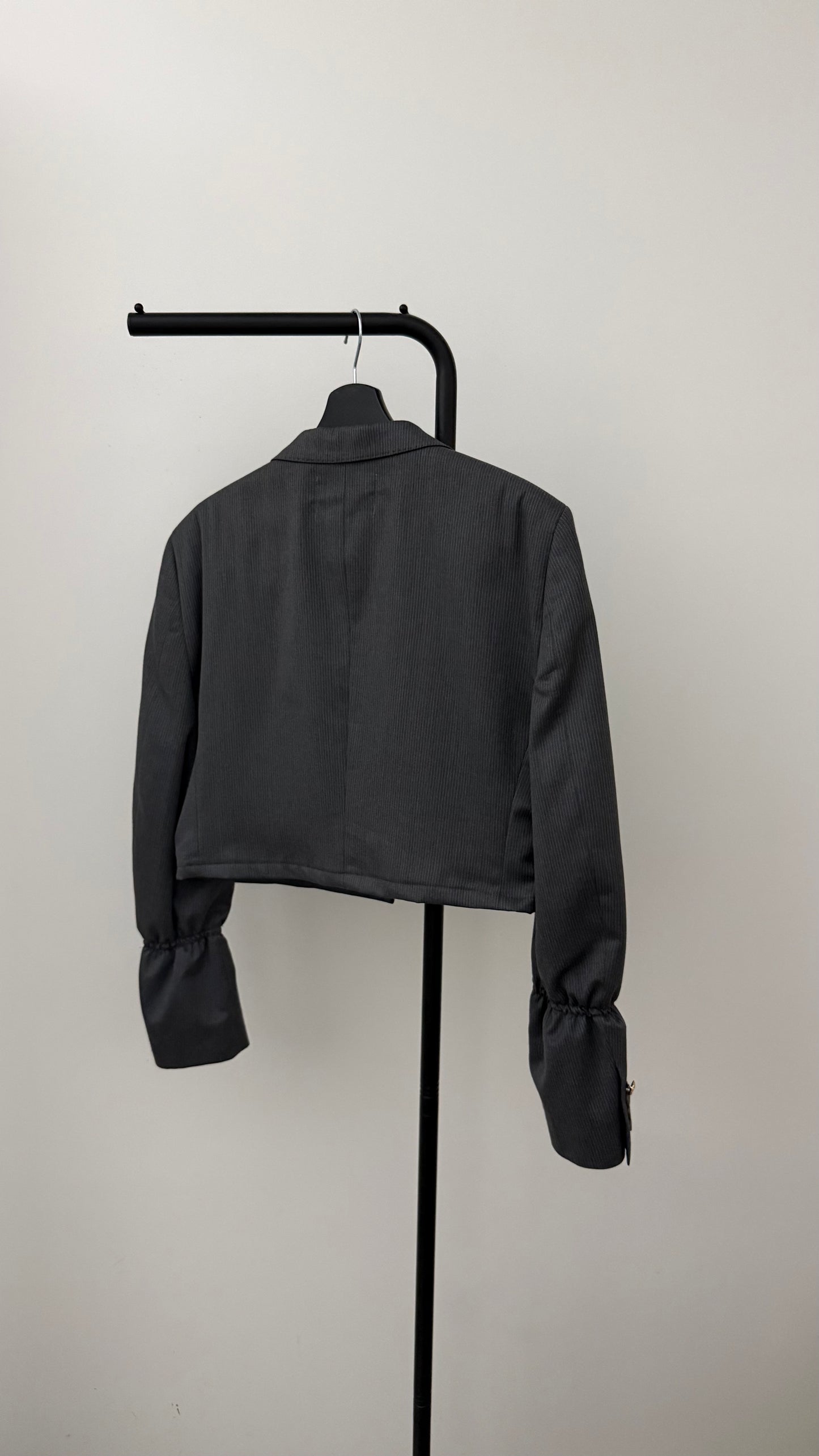 THE CROPPED 016