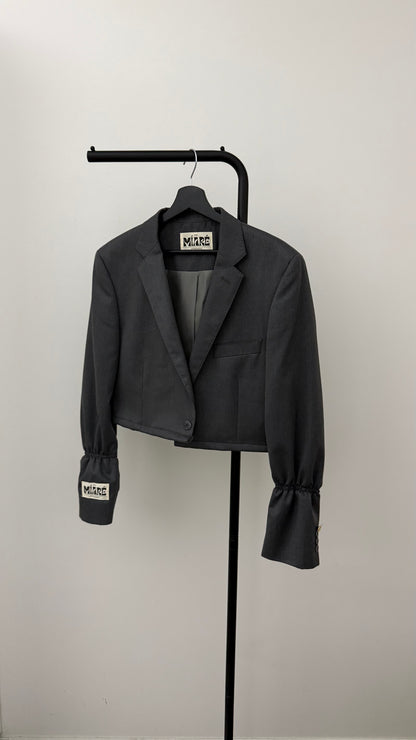 THE CROPPED 016