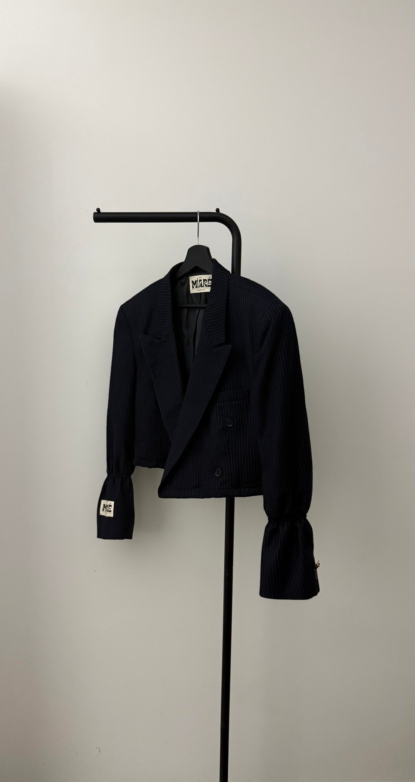 THE CROPPED 017