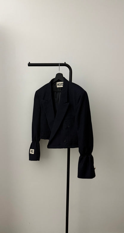 THE CROPPED 017