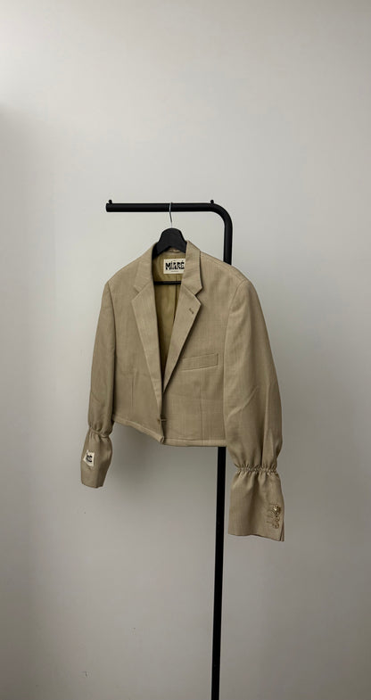 THE CROPPED 018