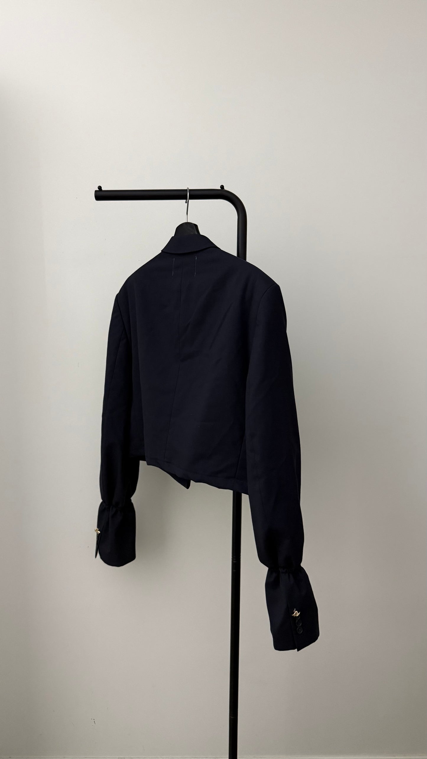 THE CROPPED 019