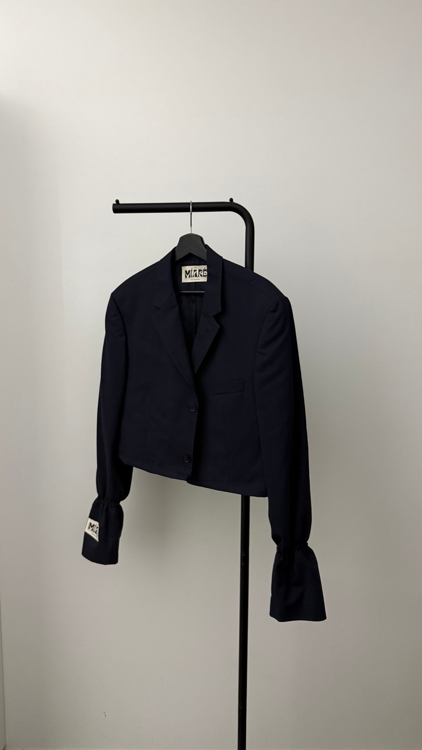 THE CROPPED 019