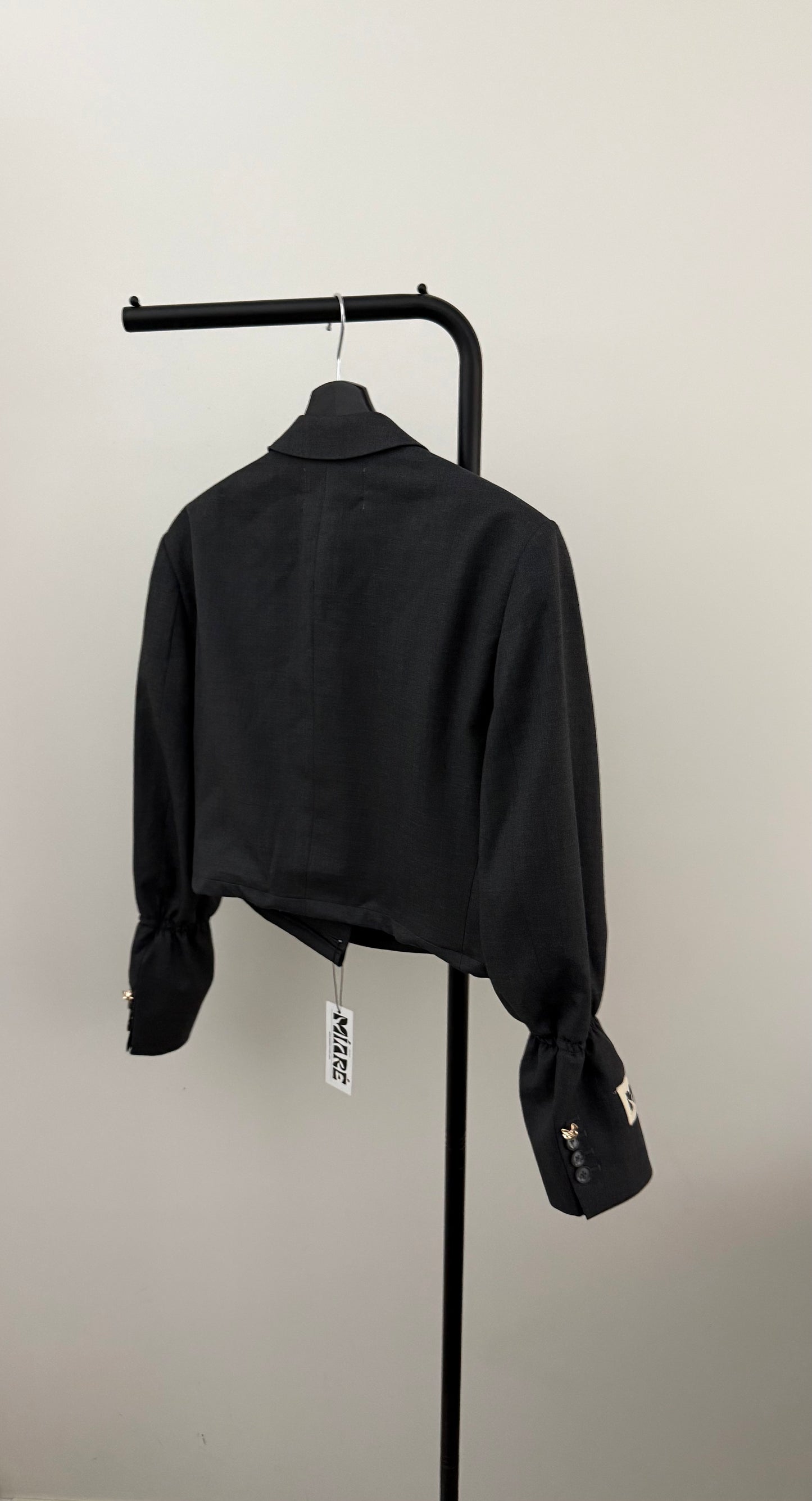 THE CROPPED 025