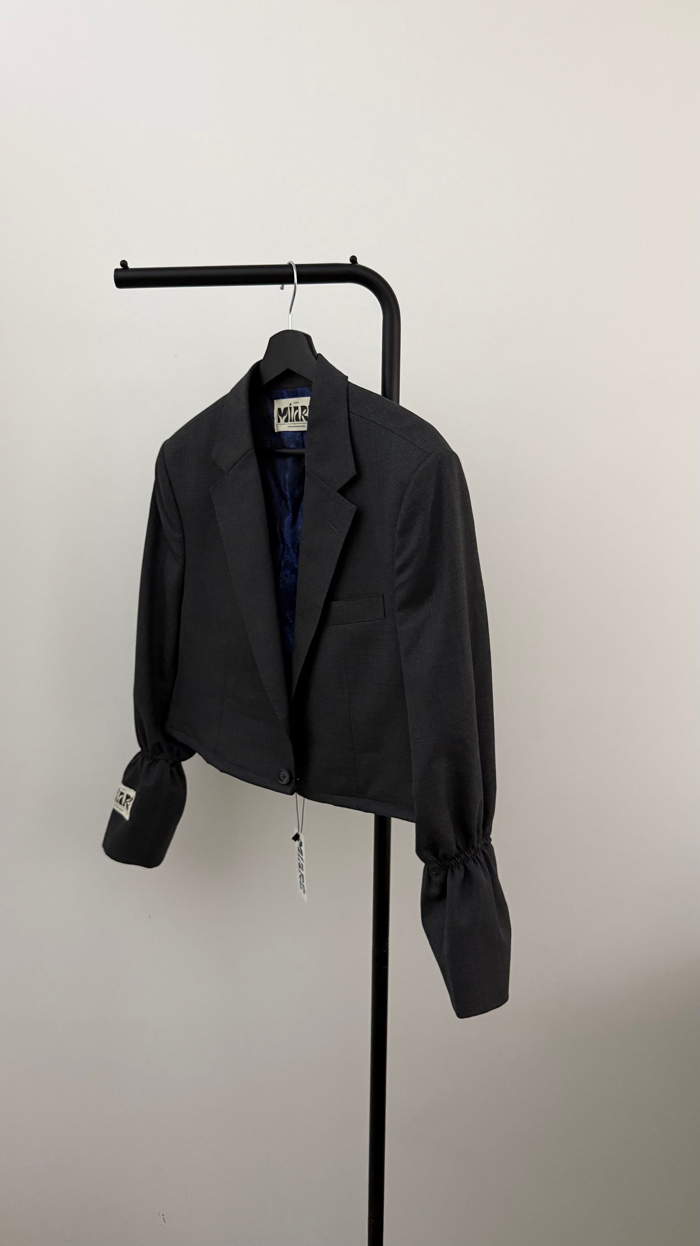 THE CROPPED 025