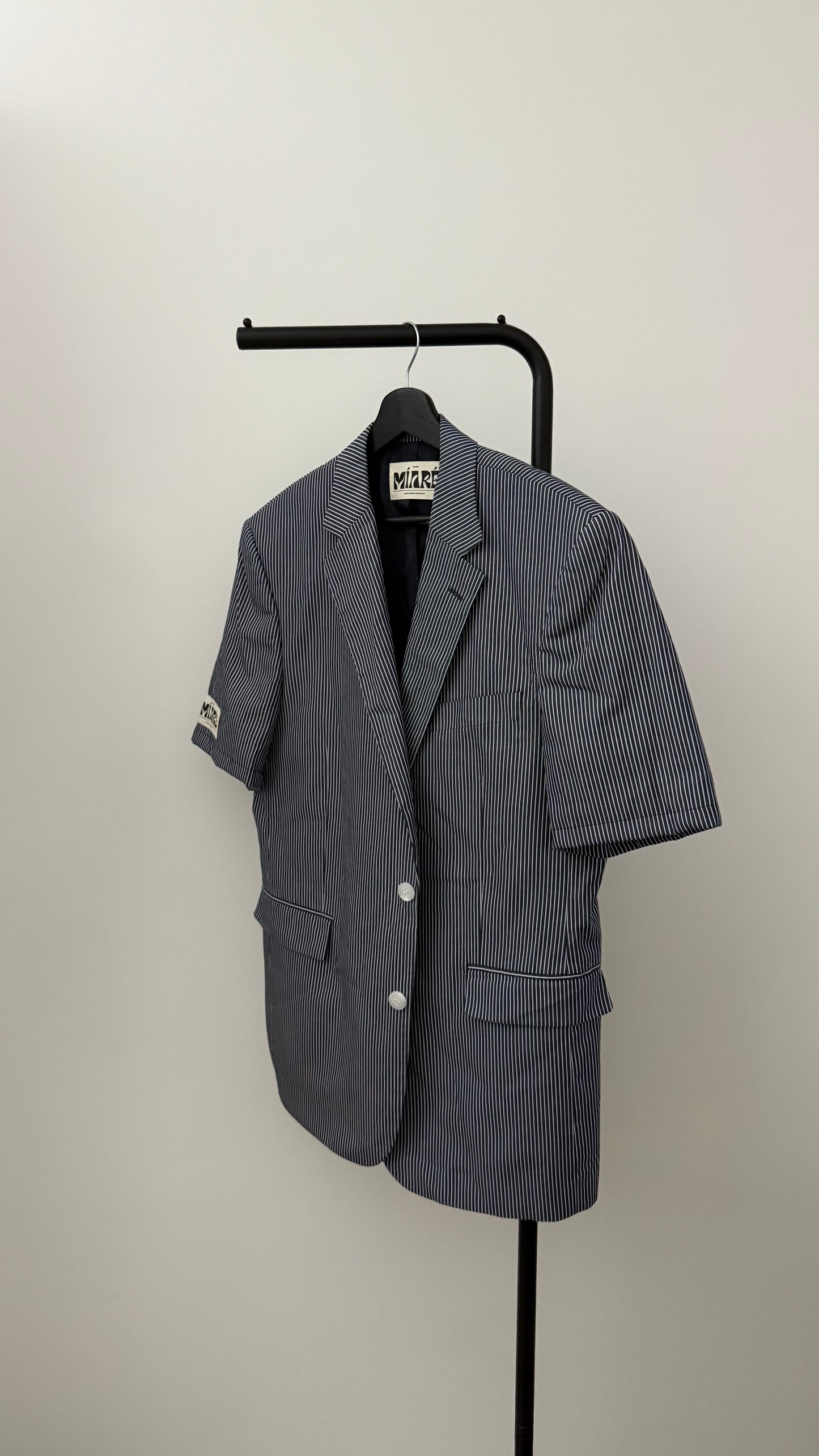 THE SHORT SLEEVE 010