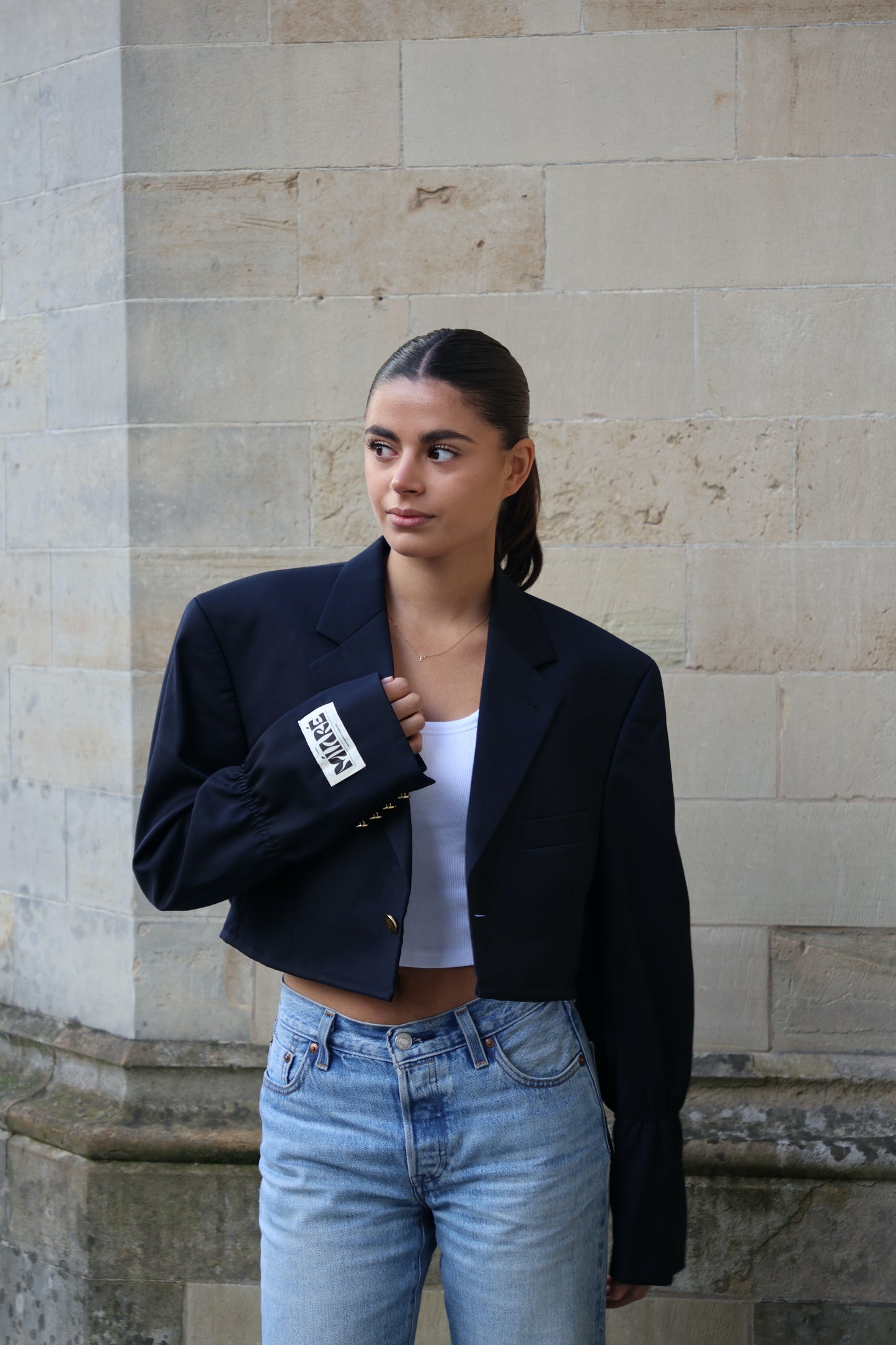 THE CROPPED 004